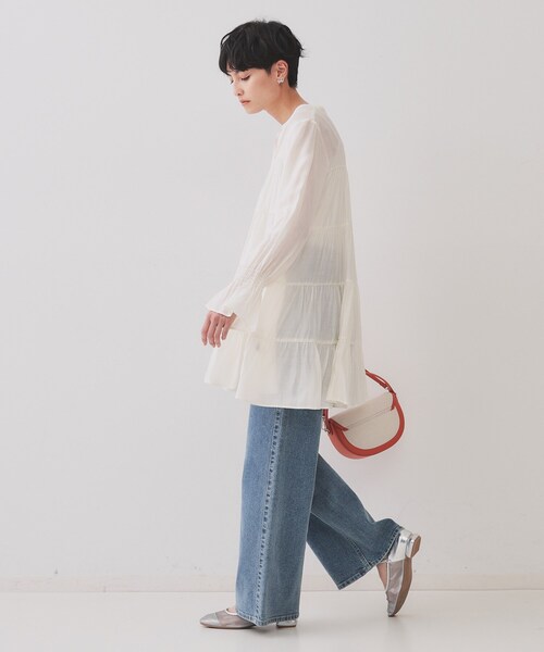 OPAQUE.CLIP（オペークドットクリップ）の「ティアードチュニックブラウス【洗濯機洗い可】（チュニック・レディース・チャコールグレー/オフホワイト/オレンジ系・42/38/40）」の6枚目の写真