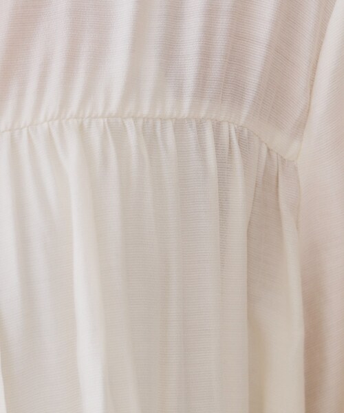 OPAQUE.CLIP（オペークドットクリップ）の「ティアードチュニックブラウス【洗濯機洗い可】（チュニック・レディース・チャコールグレー/オフホワイト/オレンジ系・42/38/40）」の7枚目の写真