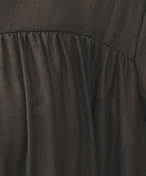 OPAQUE.CLIP（オペークドットクリップ）の「ティアードチュニックブラウス【洗濯機洗い可】（チュニック・レディース・チャコールグレー/オフホワイト/オレンジ系・42/38/40）」の11枚目の写真