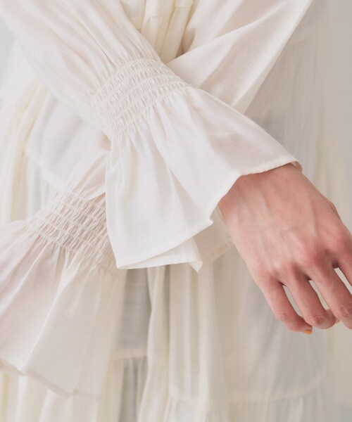 OPAQUE.CLIP（オペークドットクリップ）の「ティアードチュニックブラウス【洗濯機洗い可】（チュニック・レディース・チャコールグレー/オフホワイト/オレンジ系・42/38/40）」の21枚目の写真