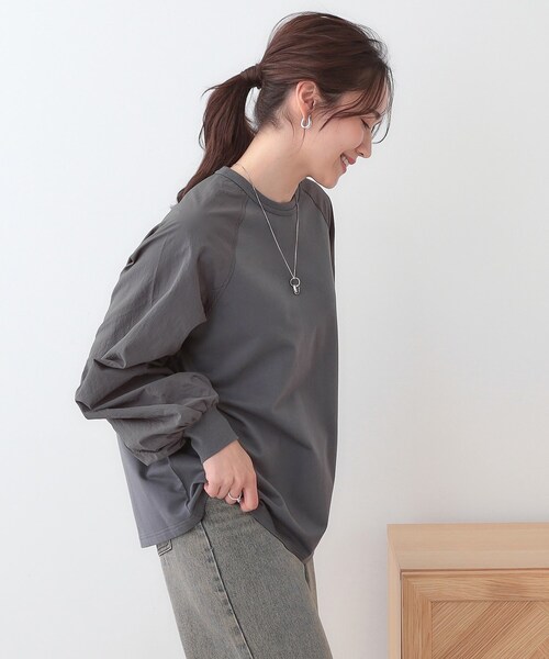 Cutie Blonde(キューティーブロンド)の「【洗える】季節の変わり目に ラグランナイロントップス(Tシャツ/カットソー・レディース・オフホワイト/チャコールグレー/カーキ・00)」の5枚目の写真