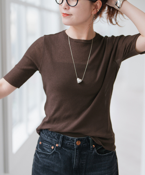 Spick & Span(スピックアンドスパン)の「18Gシアーリブハーフスリーブニット(ニット/セーター・レディース・チャコールグレー/ブラウン・FREE)」の2枚目の写真