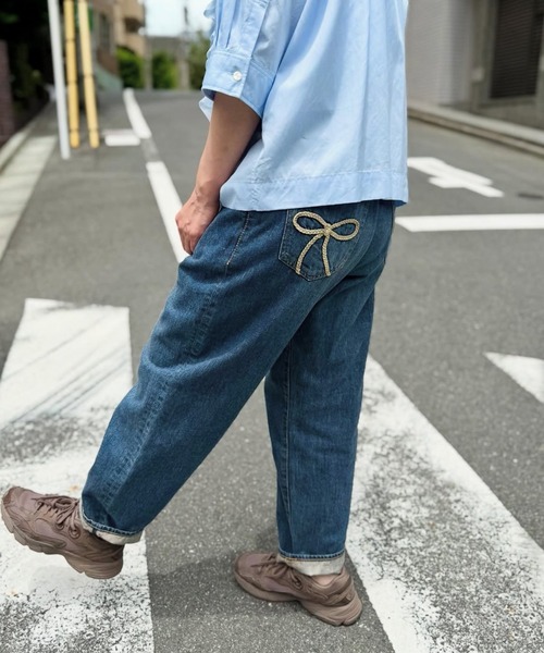 H.A.K（ハク）の「三つ編みゴールドリボン　ドレープデニムテーパードストレートパンツ（デニムパンツ・レディース・ネイビー・1/2）」の10枚目の写真