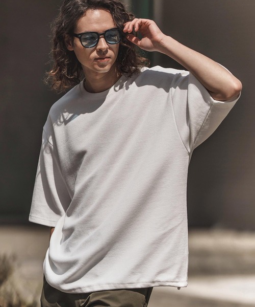 CAMBIO(カンビオ)の「mt9659-Gimmick Design Waffle Cut sew Tシャツ(Tシャツ/カットソー・メンズ・ホワイト/ブラック・S/M/L)」の2枚目の写真