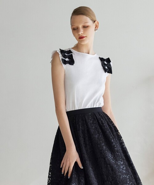 TOCCA(トッカ)の「BOW PARTY Tシャツ(Tシャツ/カットソー・レディース・アイボリー系/ブルー系/ブラック系・SMALL/MEDIUM)」の1枚目の写真
