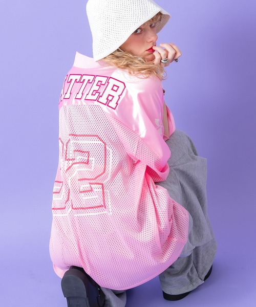 a.p.o.v.（エーピーオービー）の「a.p.o.v. レイヤーナンバリング＆フェルトロゴワッペンメッシュフットボールシャツ（Tシャツ/カットソー・メンズ・ブラック/ブルー/ピンク/グリーン/ホワイト・ONESIZE）」の5枚目の写真