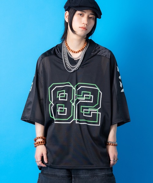 a.p.o.v.（エーピーオービー）の「a.p.o.v. レイヤーナンバリング＆フェルトロゴワッペンメッシュフットボールシャツ（Tシャツ/カットソー・メンズ・ブラック/ブルー/ピンク/グリーン/ホワイト・ONESIZE）」の2枚目の写真