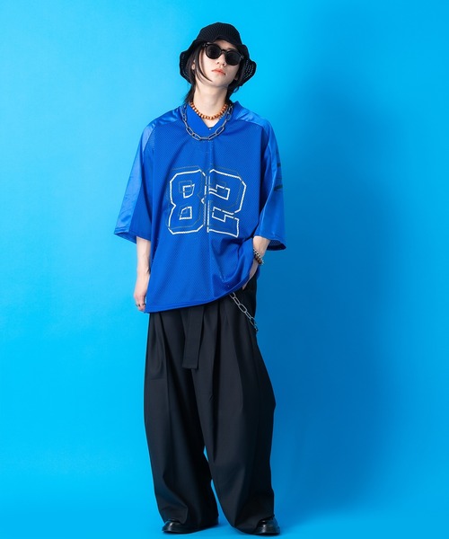 a.p.o.v.（エーピーオービー）の「a.p.o.v. レイヤーナンバリング＆フェルトロゴワッペンメッシュフットボールシャツ（Tシャツ/カットソー・メンズ・ブラック/ブルー/ピンク/グリーン/ホワイト・ONESIZE）」の13枚目の写真