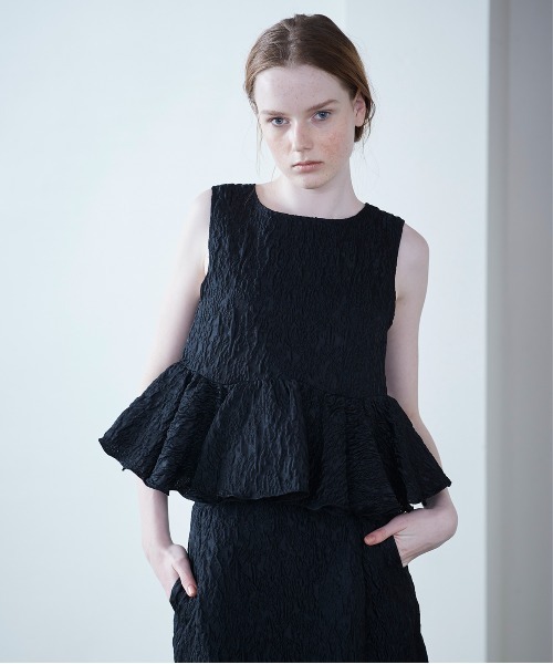 Marilyn Moon（マリリンムーン）の「フローティングジャガードラッフルベスト（ベスト・レディース・ブラック/ホワイト/ベージュ・FREE）」の18枚目の写真