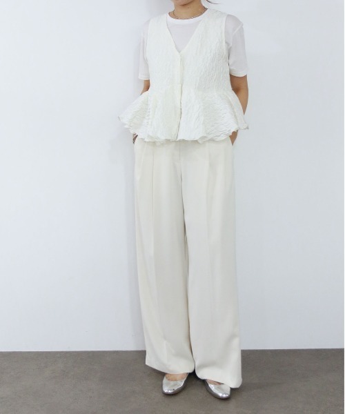 Marilyn Moon（マリリンムーン）の「フローティングジャガードラッフルベスト（ベスト・レディース・ブラック/ホワイト/ベージュ・FREE）」の7枚目の写真