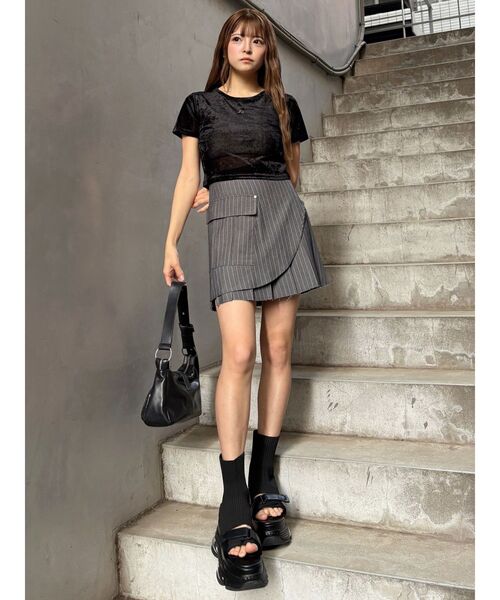 MURUA（ムルーア）の「クロップドシアーベロアTシャツ（Tシャツ/カットソー・レディース・ブラック/ブルー/マスタード/ホワイト・FREE）」の10枚目の写真