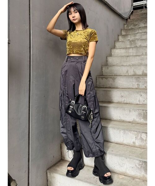 MURUA（ムルーア）の「クロップドシアーベロアTシャツ（Tシャツ/カットソー・レディース・ブラック/ブルー/マスタード/ホワイト・FREE）」の19枚目の写真