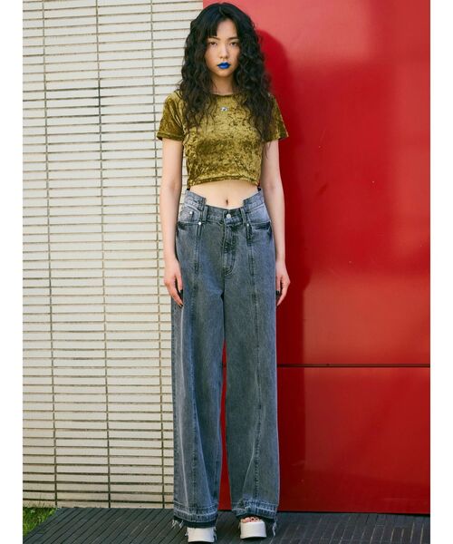 MURUA（ムルーア）の「クロップドシアーベロアTシャツ（Tシャツ/カットソー・レディース・ブラック/ブルー/マスタード/ホワイト・FREE）」の11枚目の写真
