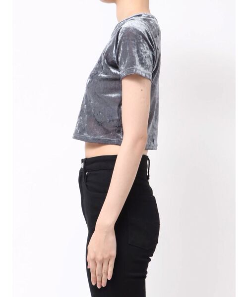 MURUA（ムルーア）の「クロップドシアーベロアTシャツ（Tシャツ/カットソー・レディース・ブラック/ブルー/マスタード/ホワイト・FREE）」の13枚目の写真