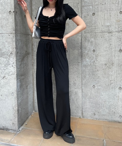 ROGER AND RAW（ロジャーアンドロウ）の「[セットアップ] ギャザークロップドトップス＆フレアパンツ セット（パンツドレス・レディース・グレー/ブラック・FREE）」の2枚目の写真