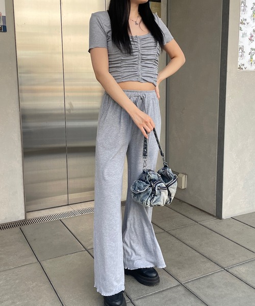 ROGER AND RAW（ロジャーアンドロウ）の「[セットアップ] ギャザークロップドトップス＆フレアパンツ セット（パンツドレス・レディース・グレー/ブラック・FREE）」の21枚目の写真
