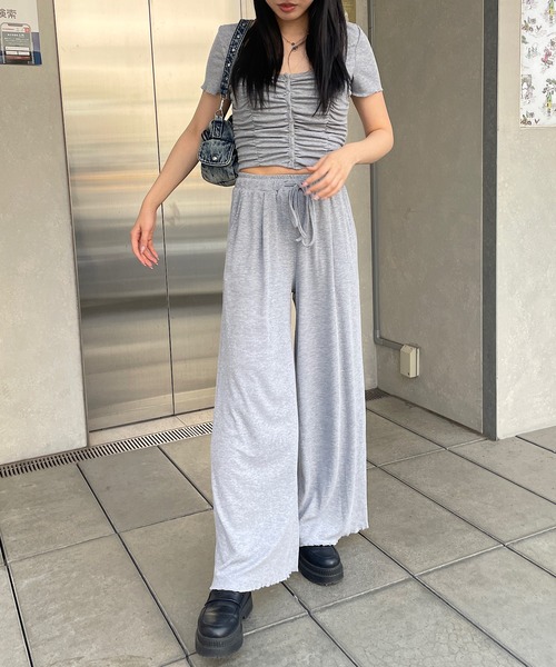 ROGER AND RAW（ロジャーアンドロウ）の「[セットアップ] ギャザークロップドトップス＆フレアパンツ セット（パンツドレス・レディース・グレー/ブラック・FREE）」の18枚目の写真