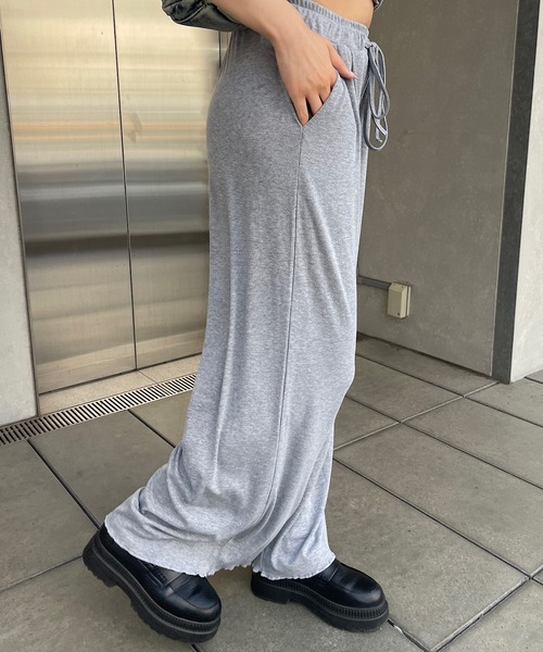ROGER AND RAW（ロジャーアンドロウ）の「[セットアップ] ギャザークロップドトップス＆フレアパンツ セット（パンツドレス・レディース・グレー/ブラック・FREE）」の13枚目の写真