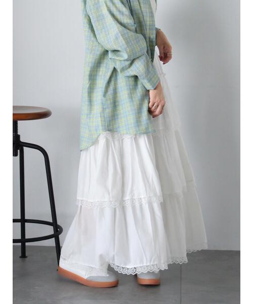 ehka sopo（エヘカソポ）の「レースティアードスカート（スカート・レディース・オフホワイト/ブラック/サックスブルー・F）」の6枚目の写真