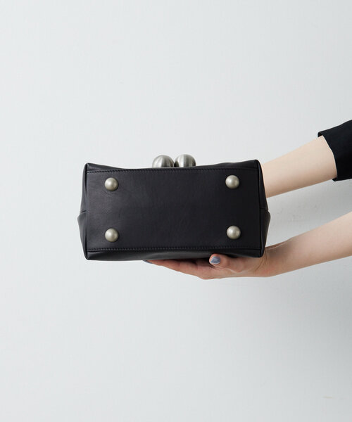 ear PAPILLONNER(イアパピヨネ)の「【kawa-kawa(カワカワ)】NO1512kuchiganeトートバッグM(トートバッグ・レディース・ブラック・FREE)」の6枚目の写真