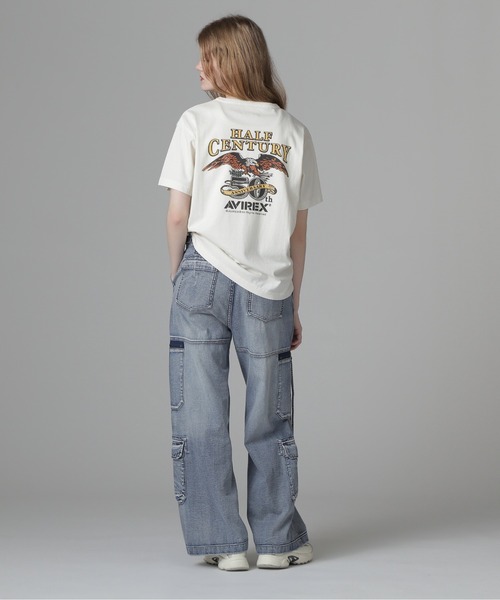 AVIREX(アヴィレックス)の「HALF CENTURY ANNIV. T-SHIRT/50周年記念Tシャツ(Tシャツ/カットソー・レディース・オフホワイト/チャコールグレー/ライトブラウン・F)」の9枚目の写真