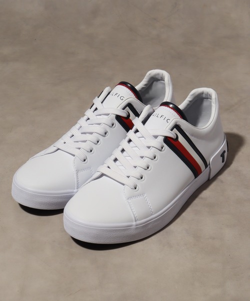 TOMMY HILFIGER（トミーヒルフィガー）の「【TOMMY HILFIGER/トミーヒルフィガー】tmRAMUS/シンセティックレザー ローカット ロゴスニーカー（スニーカー・メンズ・ホワイト・7.5/8/8.5/9）」の2枚目の写真