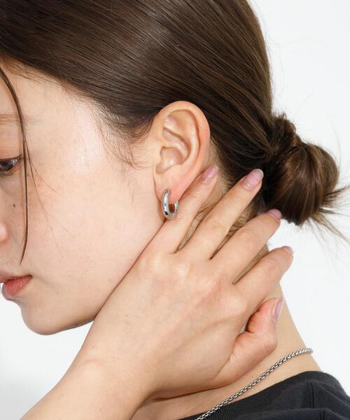 URBAN RESEARCH Sonny Label(アーバンリサーチサニーレーベル)の「サージカルステンレスフープピアス(ピアス(両耳用)・レディース・シルバー・ONE)」の2枚目の写真