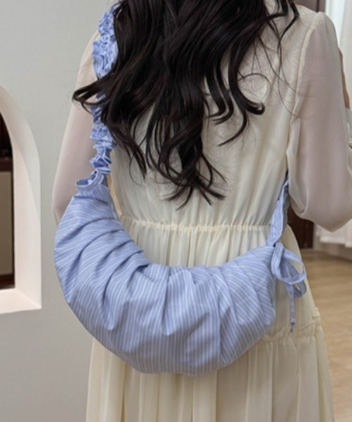 Vipoa(ヴィポア)の「stripe gather shoulder bag(ショルダーバッグ・レディース・ブルー/ホワイト/ブラック・FREE)」の12枚目の写真