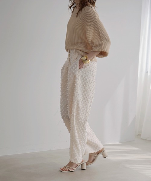 MIELI INVARIANT（ミエリインヴァリアント）の「Cubic Dobby Tuck Pants（その他パンツ・レディース・アイボリー・FREE）」の6枚目の写真