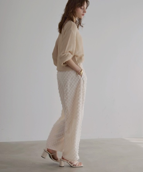 MIELI INVARIANT（ミエリインヴァリアント）の「Cubic Dobby Tuck Pants（その他パンツ・レディース・アイボリー・FREE）」の8枚目の写真