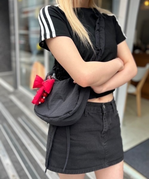 ipugo(イプゴ)の「ipugo/イプゴ サイドライントラックTシャツ 秋物 秋服 2026年秋冬(Tシャツ/カットソー・レディース・ブラック・FREE)」の6枚目の写真