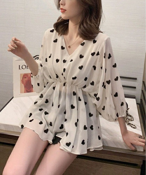 INASTUDIOS(イーナストゥディオス)の「ハートモチーフブラウス(シャツ/ブラウス・レディース・ホワイト・MEDIUM/SMALL/X-LARGE/LARGE)」の4枚目の写真