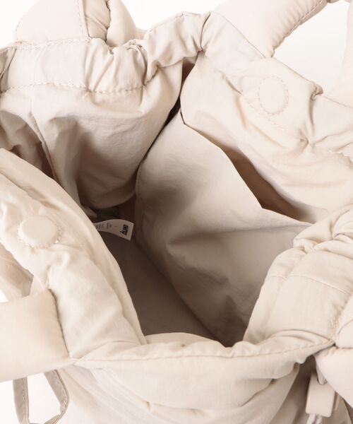 OLEND（オレンド）の「COMPACT ONA SOFT BAG（ハンドバッグ・レディース・ベージュ/ブラック/ブルー/オレンジ系その他・FREE）」の13枚目の写真