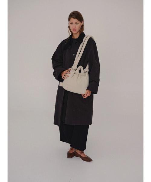 OLEND（オレンド）の「COMPACT ONA SOFT BAG（ハンドバッグ・レディース・ベージュ/ブラック/ブルー/オレンジ系その他・FREE）」の18枚目の写真