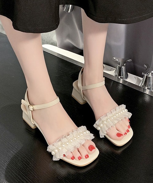 Lace Ladies(レースレディース)の「シアー フリル パール ストラップ ヒール サンダル(サンダル・レディース・ブラック/アイボリー・22.5cm/23cm/23.5cm/24cm/24.5cm/25cm)」の2枚目の写真