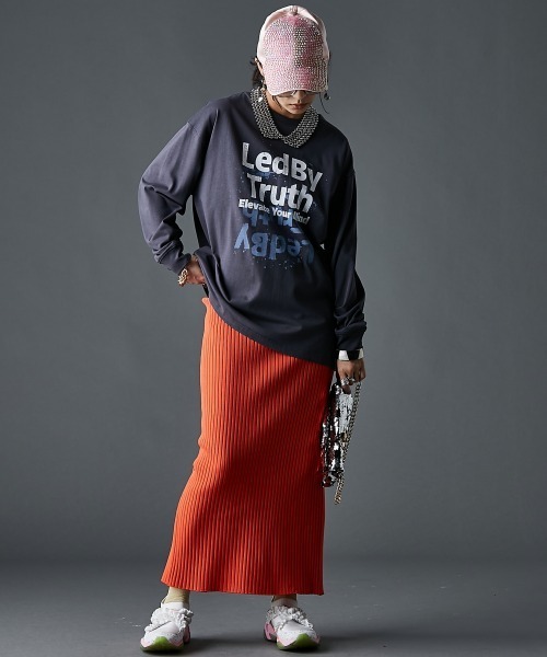 GEVS.(ジェイヴィス)の「ロゴプリントロングスリーブTシャツ<大きいサイズ有>GEVS.(Tシャツ/カットソー・レディース・チャコールグレー/ライトグレー系・5L/4L/3L/LL/L/M)」の9枚目の写真