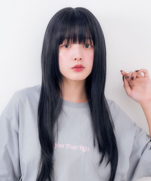 LINEASTORIA（リネアストリア）の「【フルウィッグ・ロング】ソルティーレイヤーストレート（ウィッグ・レディース・パープル系その他2/パープル系その他/ブラック系その他/ブラック×レッド・M）」の2枚目の写真