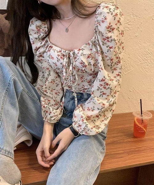 TONE SELECT WEAR(トーンセレクトウェア)の「【i-dare】花柄 ギャザー スクエアネック 長袖 ブラウス(シャツ/ブラウス・レディース・アイボリー・SMALL/MEDIUM/LARGE/X-LARGE)」の1枚目の写真