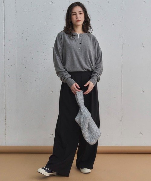 Doux archives(ドゥアルシーヴ)の「ソフトヘンリーネックプルオーバー(Tシャツ/カットソー・レディース・アイボリー/ブラック/グレー・38)」の10枚目の写真