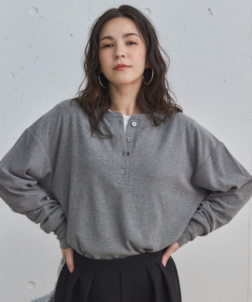 Doux archives(ドゥアルシーヴ)の「ソフトヘンリーネックプルオーバー(Tシャツ/カットソー・レディース・アイボリー/ブラック/グレー・38)」の17枚目の写真