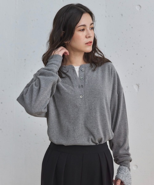 Doux archives(ドゥアルシーヴ)の「ソフトヘンリーネックプルオーバー(Tシャツ/カットソー・レディース・アイボリー/ブラック/グレー・38)」の20枚目の写真