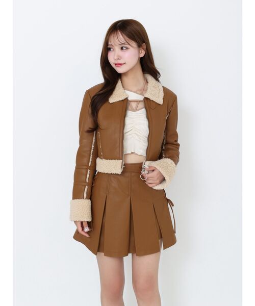 EATME（イートミー）の「レースアップフェイクレザープリーツスカート（スカート・レディース・キャメル/アイボリー/ブラック・SMALL/MEDIUM）」の5枚目の写真