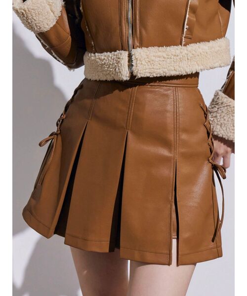 EATME（イートミー）の「レースアップフェイクレザープリーツスカート（スカート・レディース・キャメル/アイボリー/ブラック・SMALL/MEDIUM）」の9枚目の写真