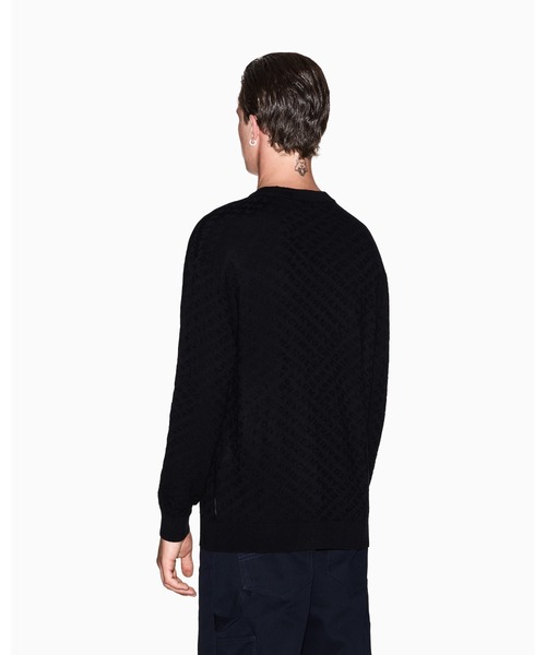 ARMANI EXCHANGE(アルマーニエクスチェンジ)の「【A|X アルマーニ エクスチェンジ】オールオーバージャカードロゴ ニットプルオーバー(ニット/セーター・メンズ・ブラック・SMALL/X-LARGE/X-SMALL/LARGE/MEDIUM)」の2枚目の写真