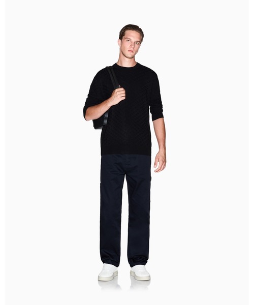 ARMANI EXCHANGE(アルマーニエクスチェンジ)の「【A|X アルマーニ エクスチェンジ】オールオーバージャカードロゴ ニットプルオーバー(ニット/セーター・メンズ・ブラック・SMALL/X-LARGE/X-SMALL/LARGE/MEDIUM)」の3枚目の写真