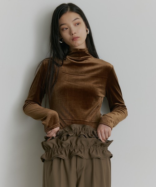 SEN TOKYO(セントーキョー)の「ベロアハイネック フレアカットソー(Tシャツ/カットソー・レディース・ブラック/ブラウン・LARGE/MEDIUM/SMALL)」の6枚目の写真
