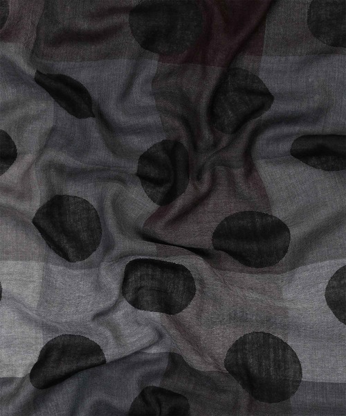 Paul Smith(ポールスミス)の「コントラストチェック&ドット ストール【250417】(ストール/ショール・メンズ・ダークグレー/マルーン・FREE)」の5枚目の写真