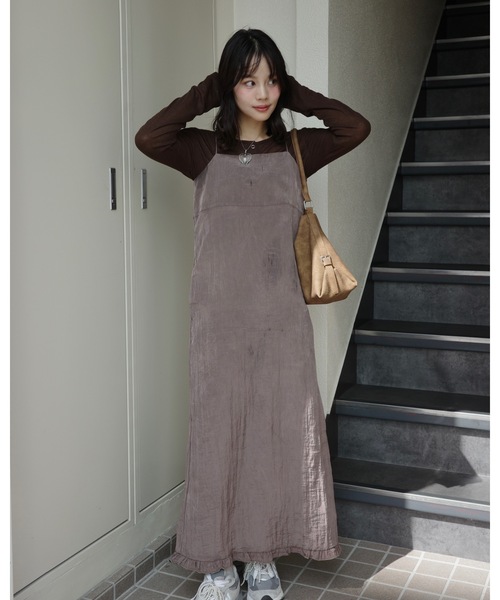 JUMELLE（ジュメロ）の「ワッシャーキャミOP（ワンピース・レディース・グレイッシュベージュ/ベージュ・MEDIUM）」の21枚目の写真