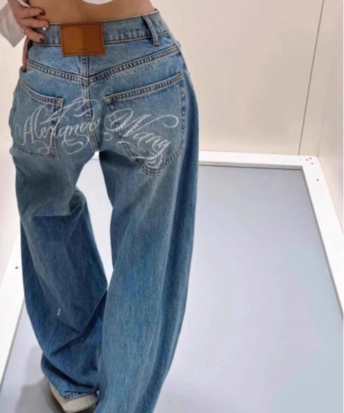 shameless(シェイムレス)の「ラインストーンバックロゴデニム(デニムパンツ・レディース・ブルー・S/M)」の1枚目の写真