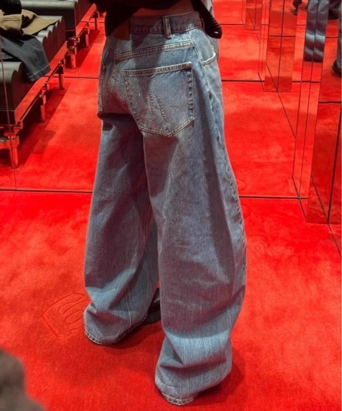 shameless(シェイムレス)の「ラインストーンバックロゴデニム(デニムパンツ・レディース・ブルー・S/M)」の14枚目の写真